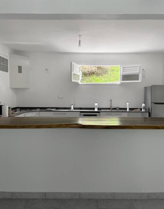 Spacieux Appartement A La Villa Montagne Le Carbet Esterno foto